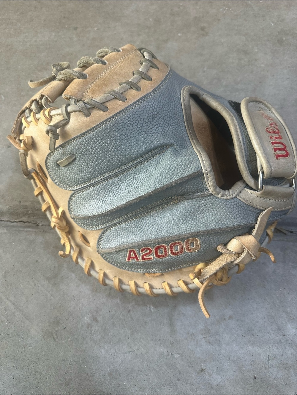 Wilson A2000 Baseball Catcher’s Mitt PF33- with Superskin
